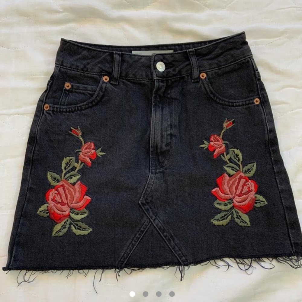 Top shop embroidered rose black denim skirt